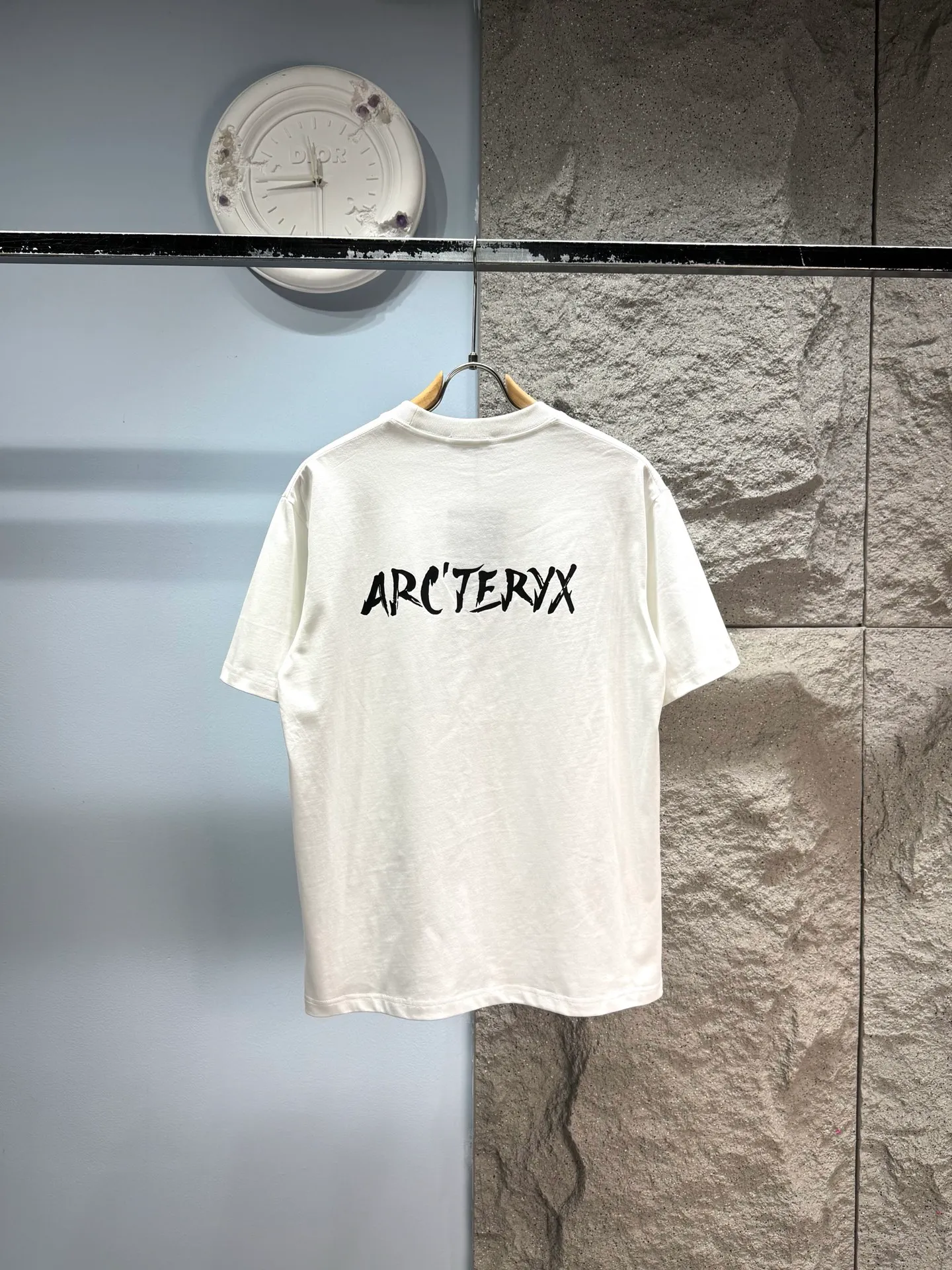 ARCTERYX* LEGENDSeries‼️ T ® 🖤Walk Gently Series COTTON CEDAR BARK T ， g ， ， 。 + ， ， ， 。 ⚠️ ： ⚠️SG 26310 Same Style 𝐂𝐎𝐋𝐎𝐔𝐑：White Black 𝐒𝐈𝐙𝐄：S-XXl